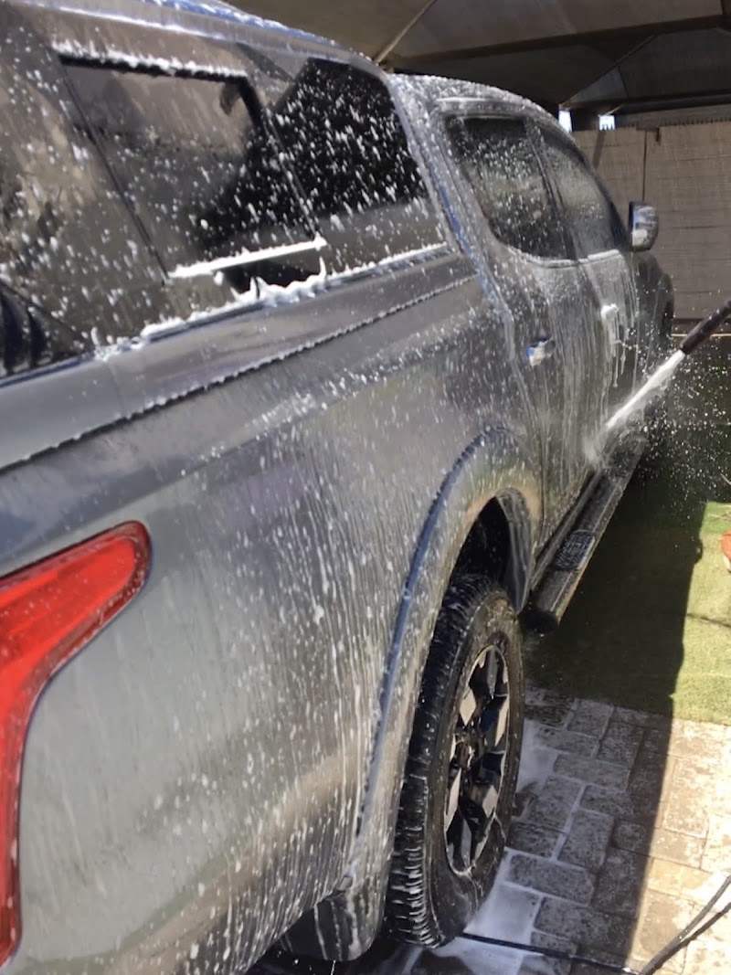 Misfits Mobile Car Wash - Photo 3